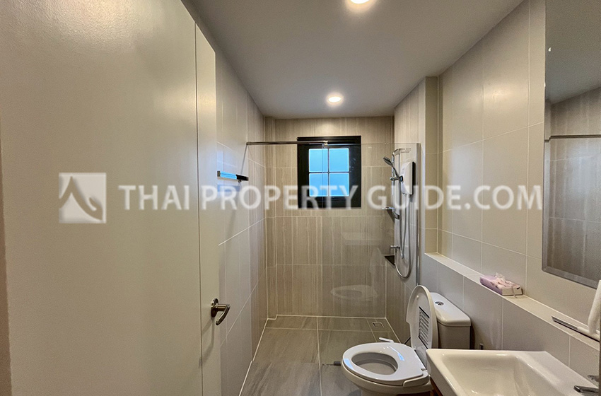 House with Shared Pool in Bangnatrad 